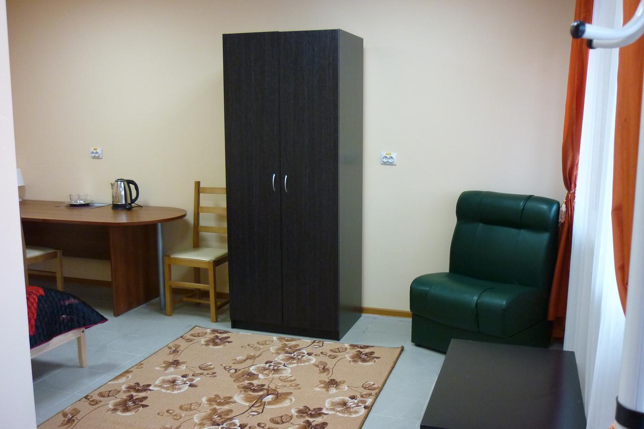 Motel Roza Vetrov Омск Екстериор снимка